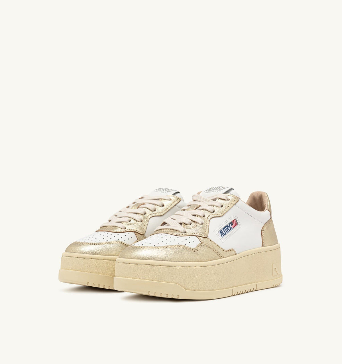AUTRY MEDALIST PLATFORM SNEAKERS IN WHITE AND METALIZED PLATINUM LEATHER
