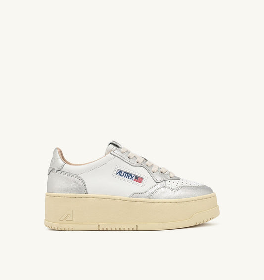 AUTRY MEDALIST PLATFORM SNEAKERS IN WHITE AND METALIZED SILVER LEATHER