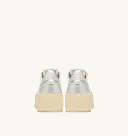 AUTRY MEDALIST PLATFORM SNEAKERS IN WHITE AND METALIZED SILVER LEATHER
