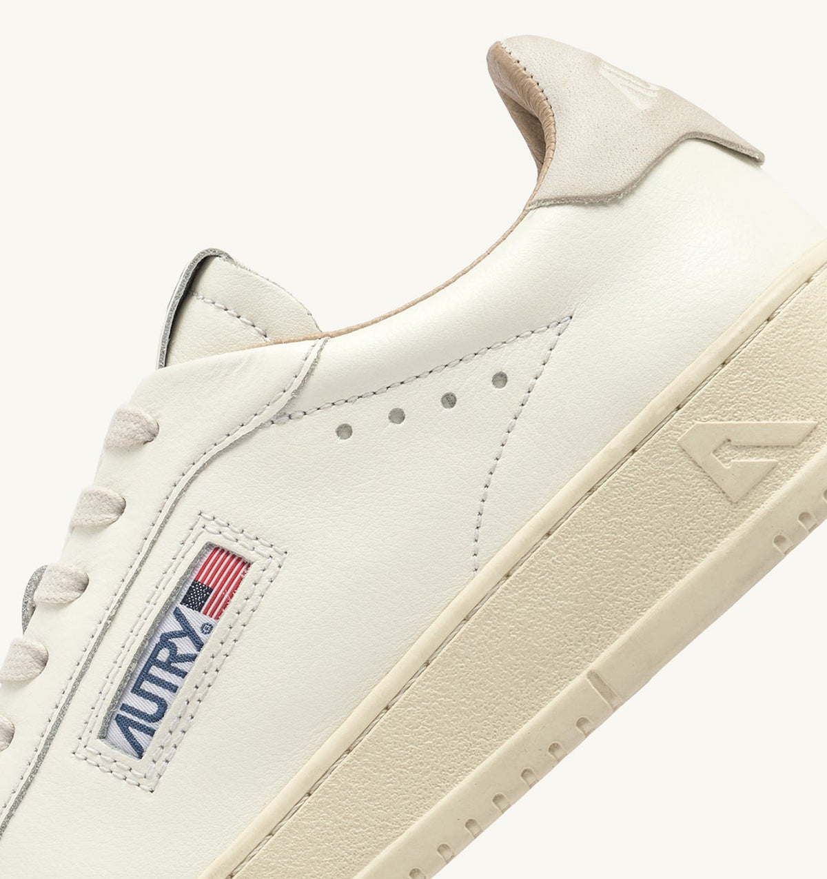 AUTRY DALLAS LOW SNEAKERS IN WHITE LEATHER