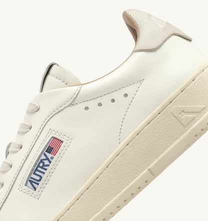 AUTRY DALLAS LOW SNEAKERS IN WHITE LEATHER