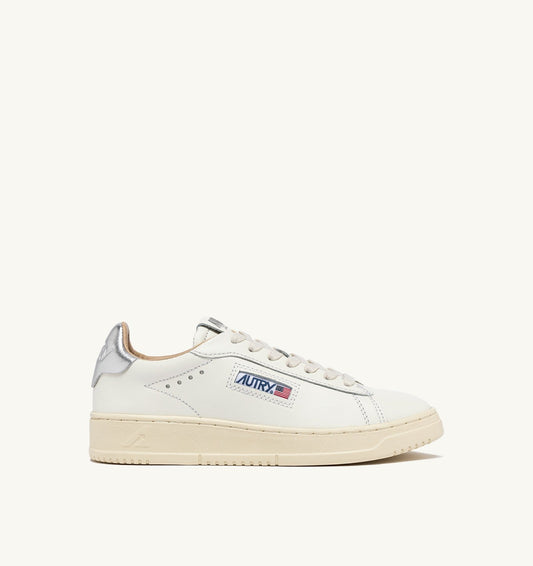 AUTRY DALLAS LOW SNEAKERS IN WHITE AND SILVER LEATHER
