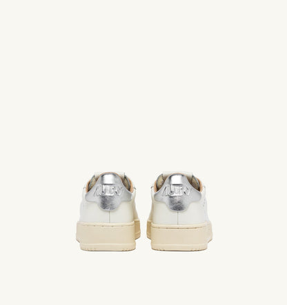 AUTRY DALLAS LOW SNEAKERS IN WHITE AND SILVER LEATHER